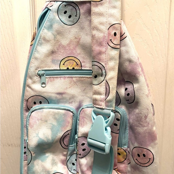 Tie Dye Smiley Face Emoji Cargo Sling Handbag Crossbody Book Travel Gym Bag - Picture 3 of 6